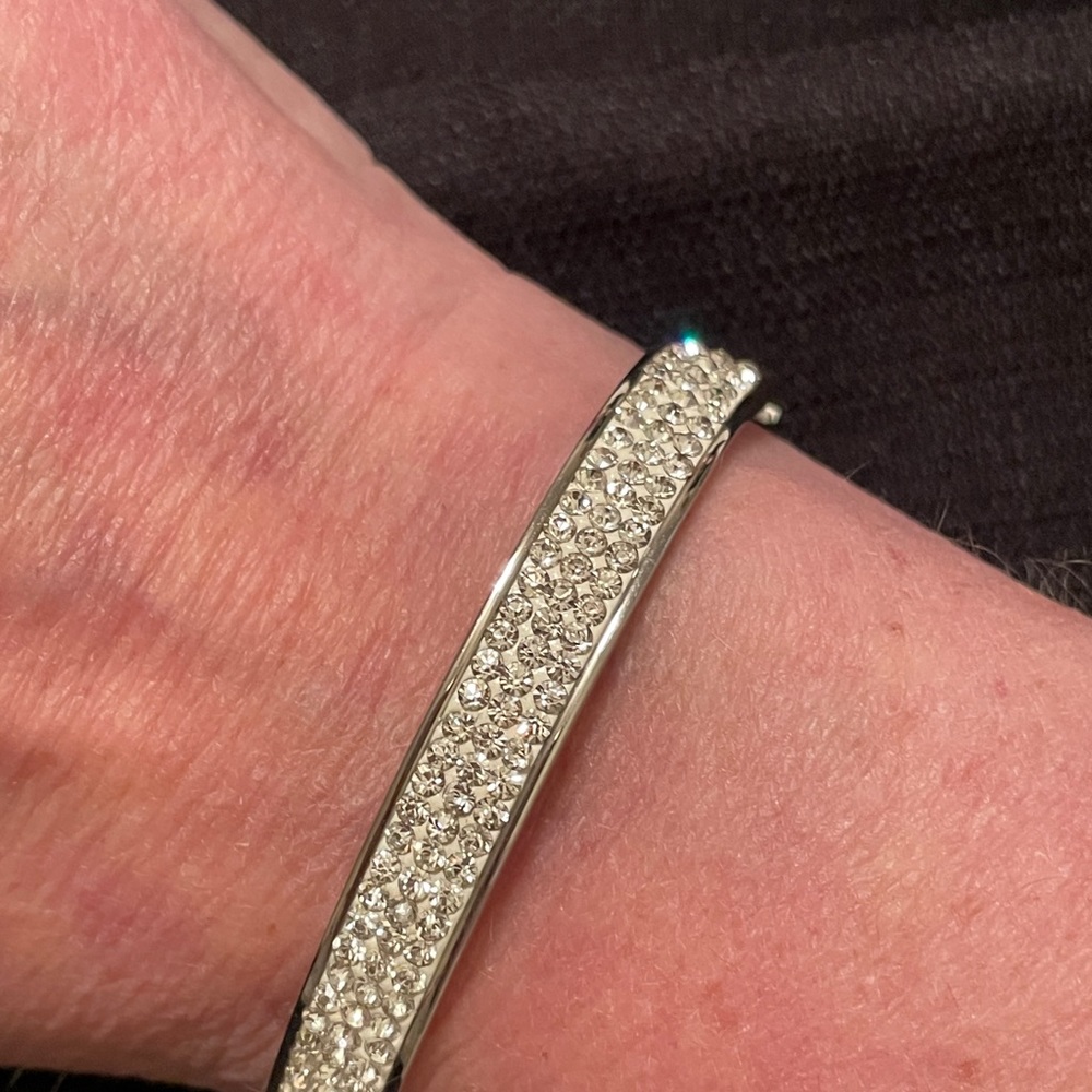 Stainless Steel Rhinestone bangle ๐ very pretty - Picture 2 of 4